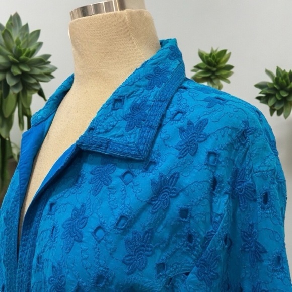 Chico’s Eyelet Lace Embroidered Open Front Cardigan Jacket Size 2 - Picture 9 of 13